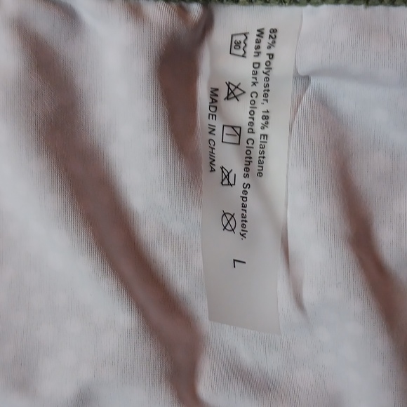 Size large 2 piece bikini - Picture 6 of 6